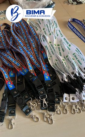 7 Tips Memilih Lanyard Kantor yang Tepat » Bima Souvenir & Konveksi