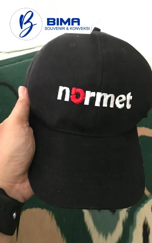 Fungsi Topi Custom Bagi Perusahaan